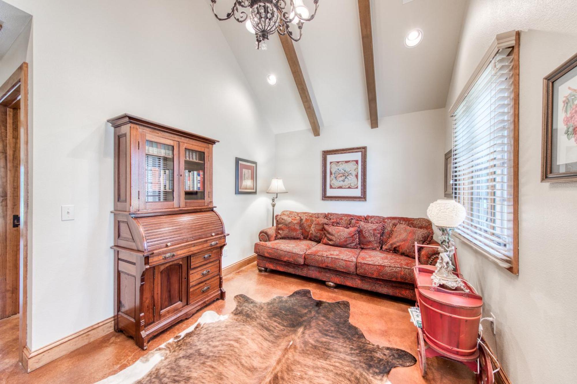 Messina Hof Hill Country Villa Blumenthal Room photo