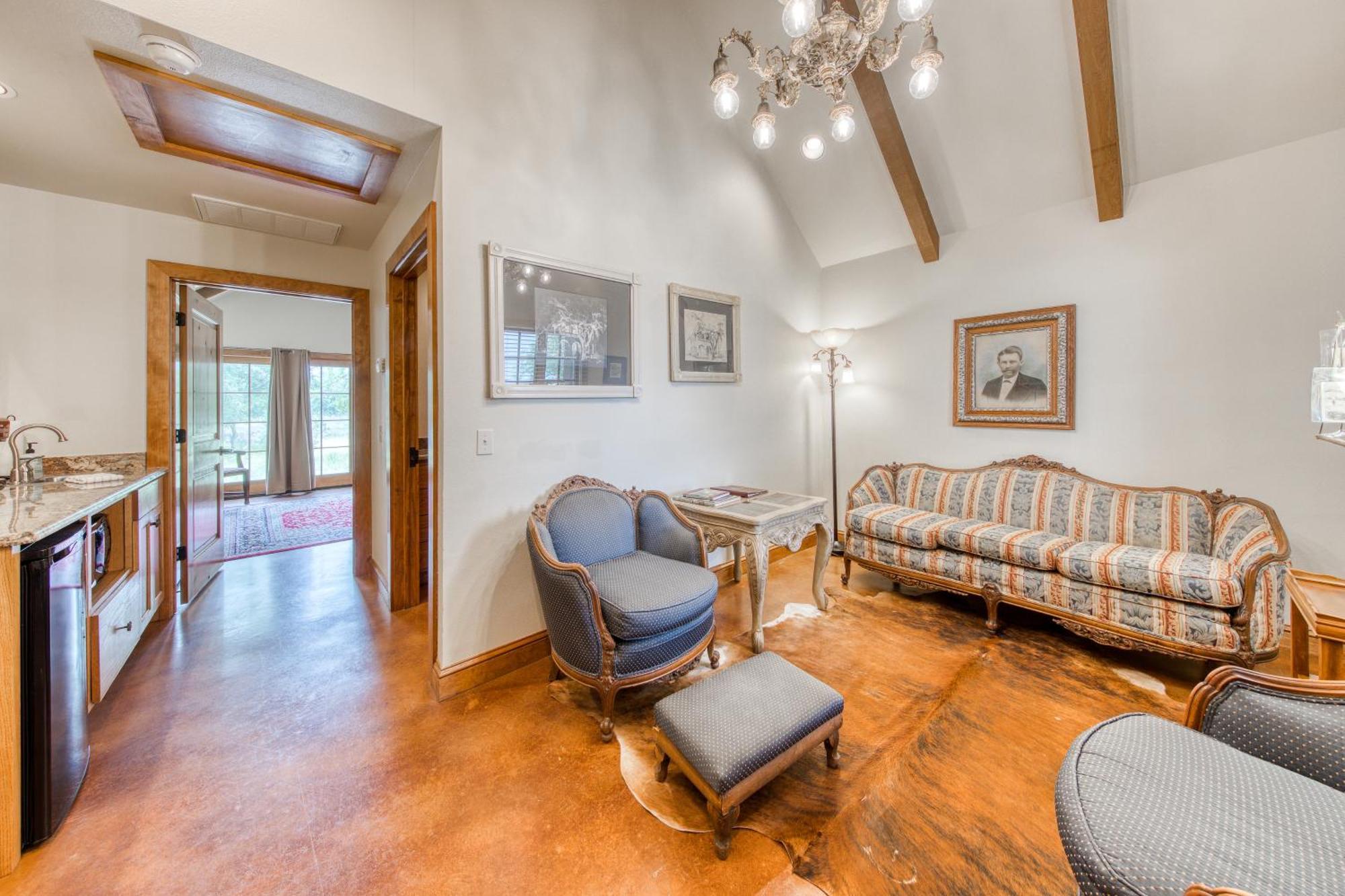 Messina Hof Hill Country Villa Blumenthal Room photo