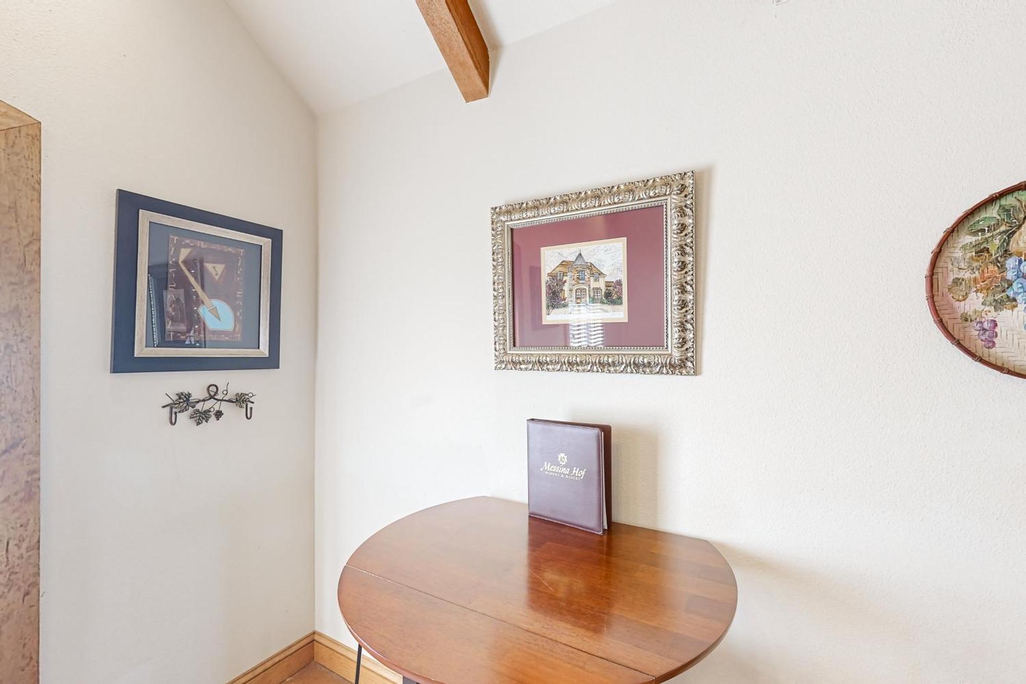 Messina Hof Hill Country Villa Blumenthal Room photo