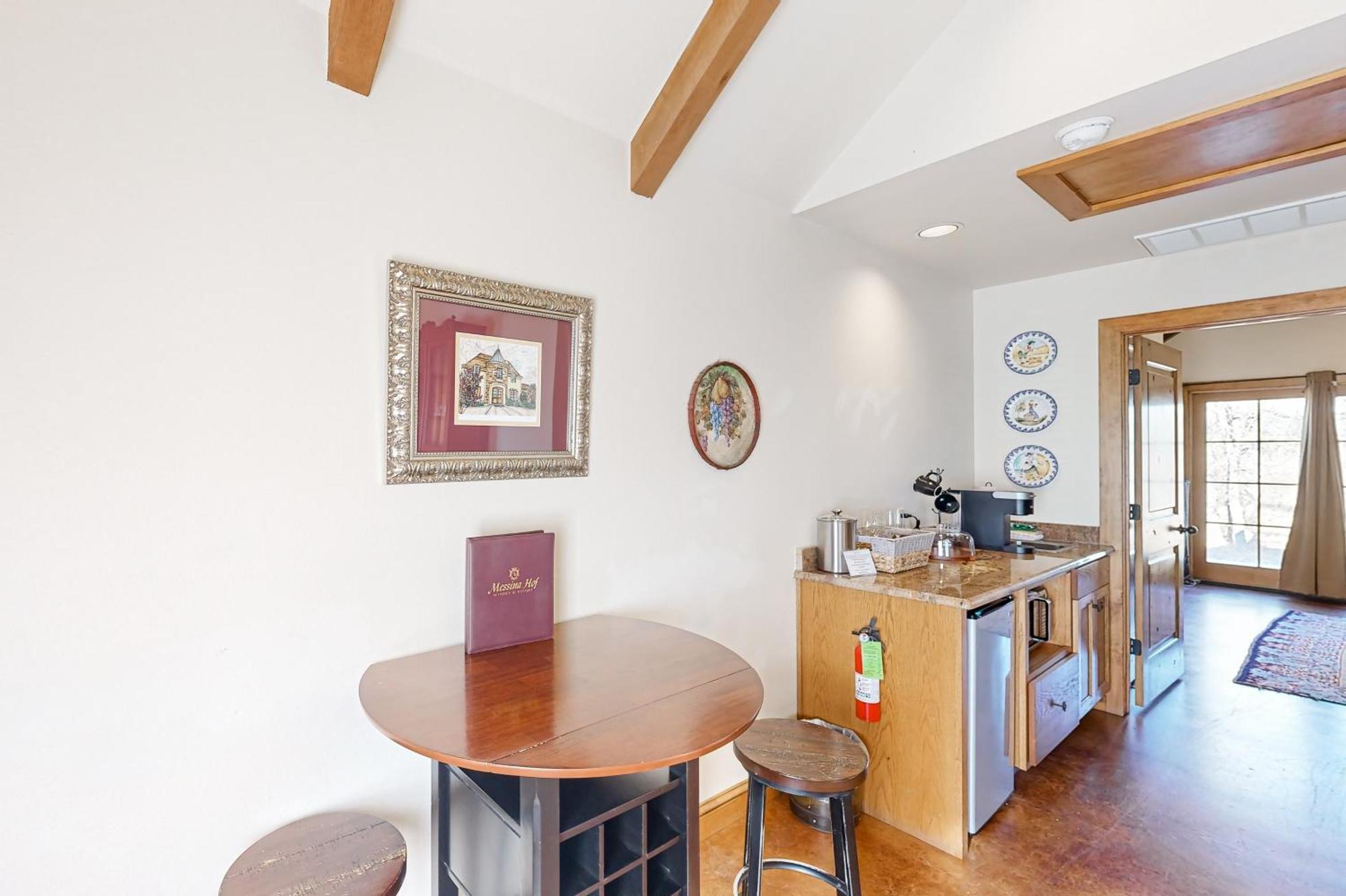Messina Hof Hill Country Villa Blumenthal Room photo