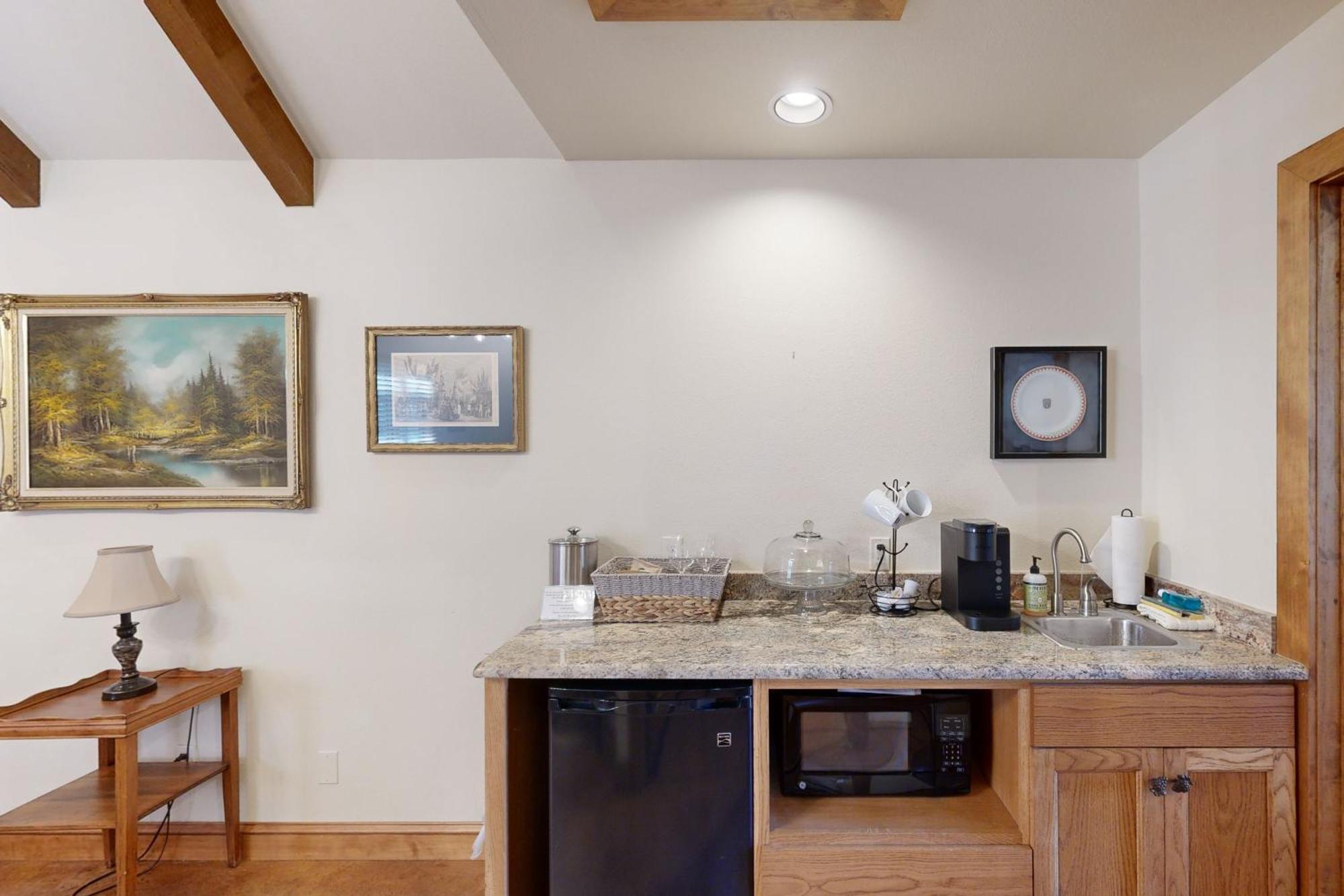 Messina Hof Hill Country Villa Blumenthal Room photo