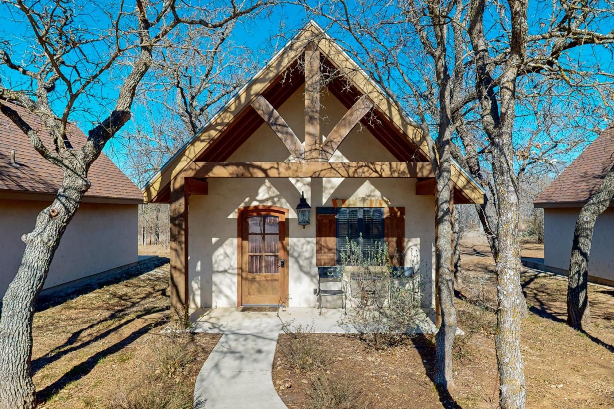 Messina Hof Hill Country Villa Blumenthal Exterior photo